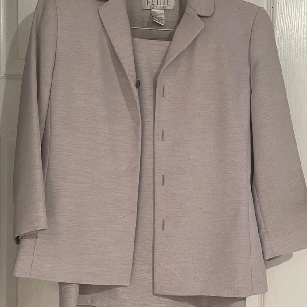 Petite Sophisticate Light Gray Ensemble Matching Skirt and Suit Jacket Size 4
